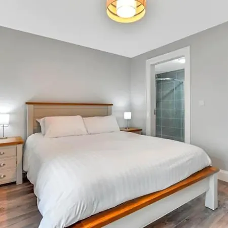 Bayview 3-bedroom Ground Floor Апартаменты *