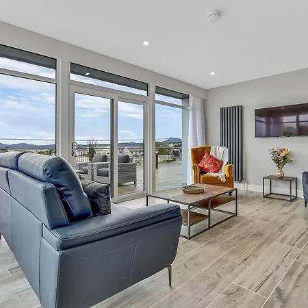 Bayview Luxury 3 Bedroom Ground Floor Holiday home