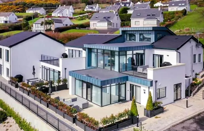 Bayview 3-bedroom Ground Floor Semesterbostad Downings