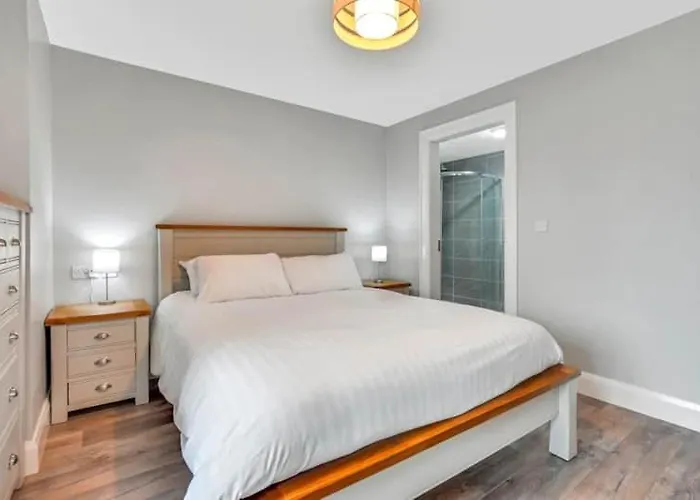 Bayview 3-bedroom Ground Floor Semesterbostad *