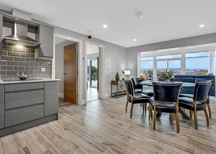 Bayview 3-bedroom Ground Floor Semesterbostad *